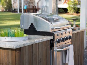 Transforming Your Outdoor Space: Cleaning a Stainless Steel Grill