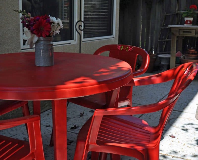 plastic patio furniture painted red