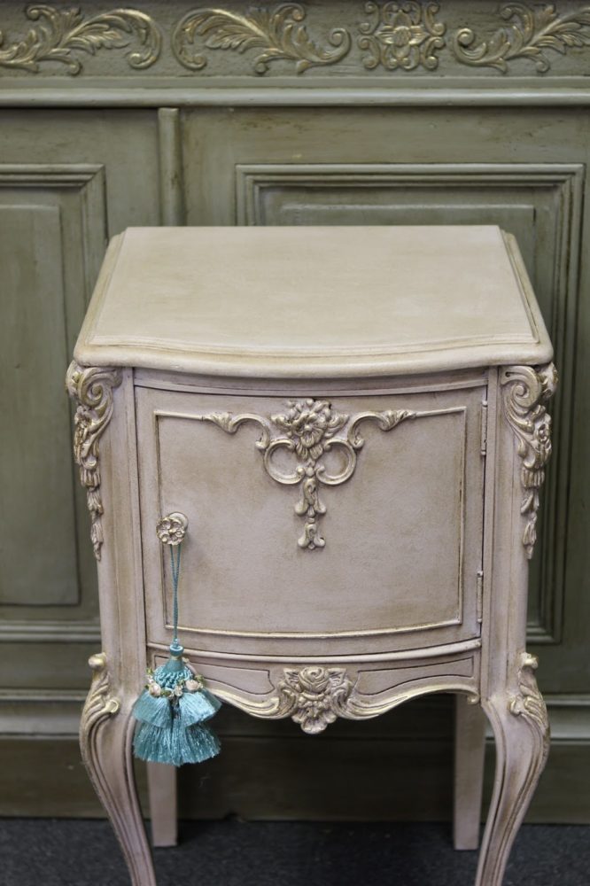 when to wax chalk paint