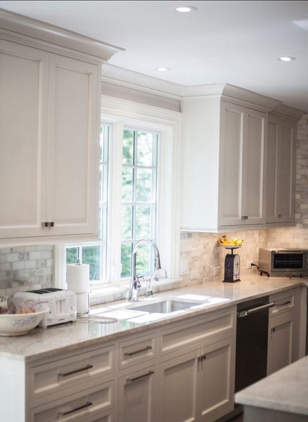 crown moulding in kitchen