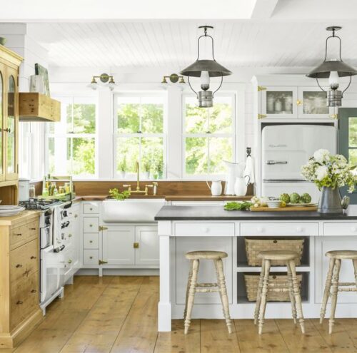 white farmhouse kitchen cabinets