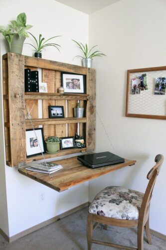hideaway table made out of wooden pallet
