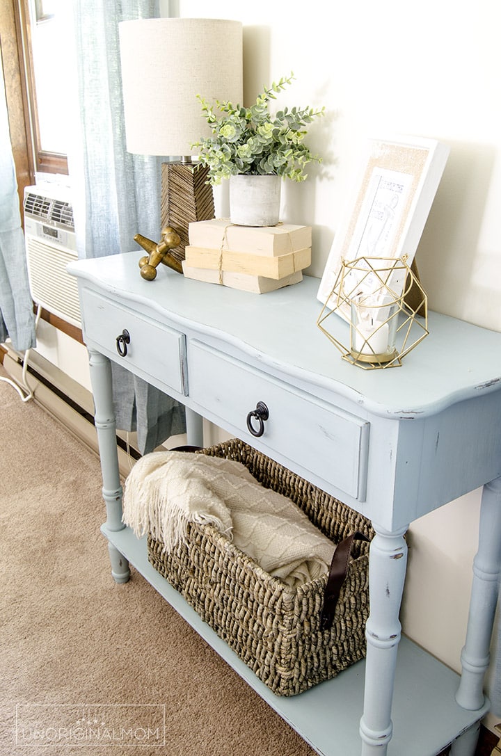 Beachy-blue-side-table-makeover-02 - Painted Furniture Ideas